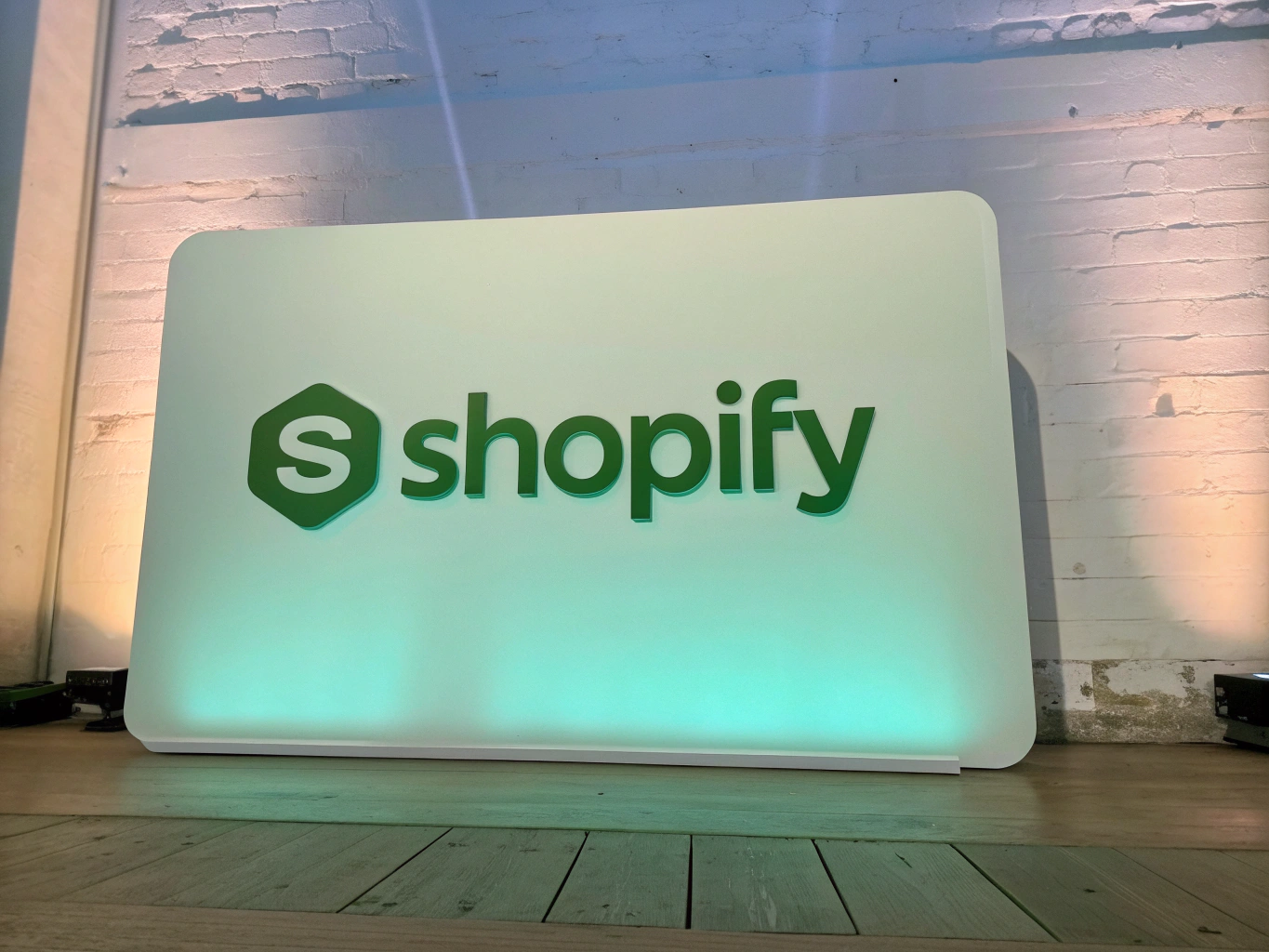 Shopify platform thumbnail